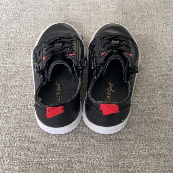 Cat & Jack boys black sneaker Size 6 - Picture 4 of 11